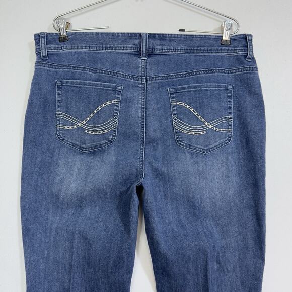 Chicos Straight Stretch Studded Jeans 2 (12) 36x29 Mid Rise/Wash Boho Girlfriend - Picture 1 of 9